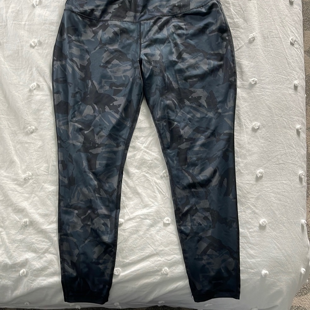 Womens leggings. Worn one time. Size XL